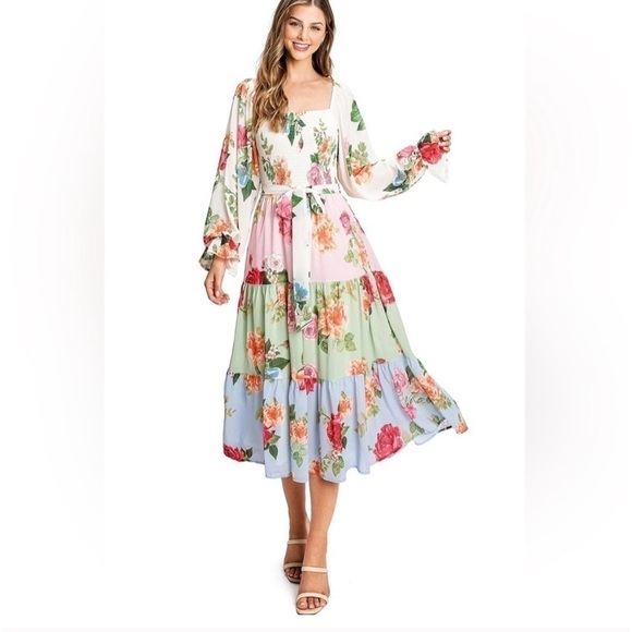 Love Collette Floral Tiered Midi Dress Size S - Picture 2 of 10